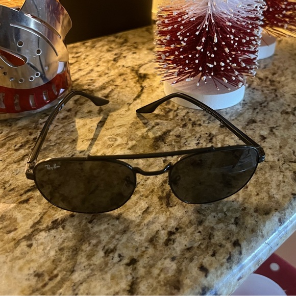 Ray-Ban Other - MENS Ray-Ban RB 3688 Sunglasses